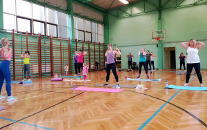 Dom Kultury na Os. Witosa. LOOK V: 2022 - Zajęcia fitness w szkole 13.04.2022 (3)