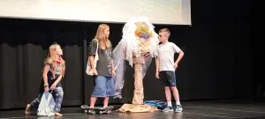 &bdquo;Tajemnica Mezofajsu&rdquo; - pokaz warsztatowy dziecięcej grupy teatralnej TEATRALNI (2)